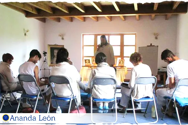 Ananda León